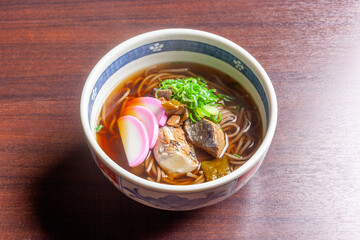 魚の煮物入の蕎麦