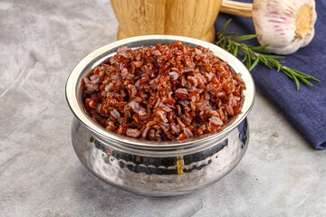 Red steamed rubine rice garnish