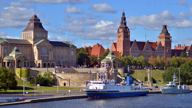 Szczecin, Poland. 14 September 2024. View of Chrobry Shafts and the Oder river.