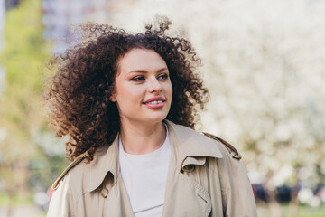 Photo portrait of adorable pretty girl wearing stylish beige clothes blooming garden background outdoors