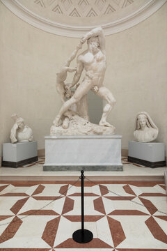 Hercules and Lichas - Ercole e Lica, by sculptor Antonio Canova, 1815 - plaster
