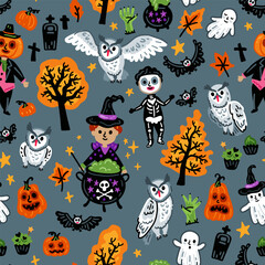 Naklejka premium Seamless pattern of Halloween characters, Children in funny and scary witch, vampire and monster costumes background
