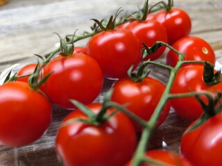 Ripe cherry tomatoes on a plate. high quality photos.