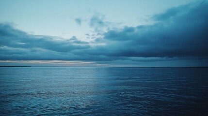 Fototapeta premium Dramatic Ocean Horizon Blurring with Sky Seascape