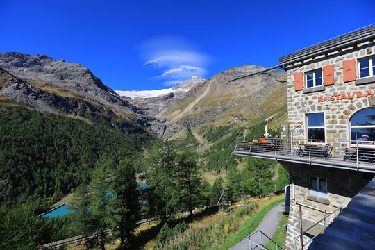 station of Alp Gr&uuml;m, bernina red train, switzerland