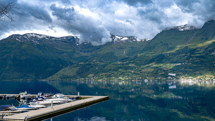 Bootssteg im Gewitter Fjord 