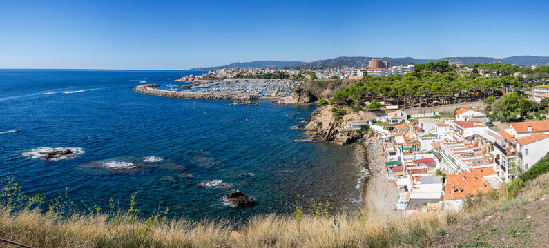 Houses and beach of Cala Margarida, Camino de Ronda, Costa Brava, Palam&oacute;s, Girona, Catalonia, Spain