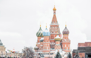 Fototapeta premium Moscow, Russia. St. Basil's Cathedral on Vasilyevsky Descent in winter on Red Square. A popular attraction in Moscow.