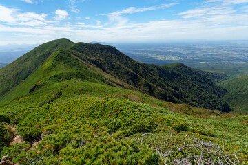 Fototapeta premium 百名山斜里岳登山 登山道からの絶景 北海道道東