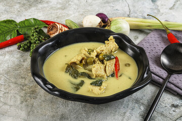 Thai green chicken curry with coconut