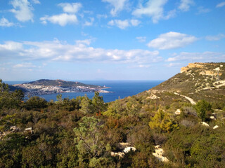 Obraz premium view of an island in Aegean Sea in Izmir