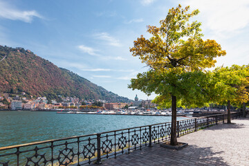 Obraz premium Como, Italy, view from the boardwalk