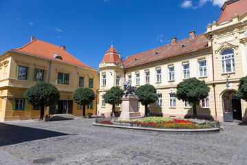Innenstadt einer ungarischen kleinstadt, Inselburg