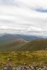 Obraz premium Hiking route across Carn Eighe, Glen Affric Scottish highlands