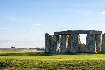 Monumento di Stonehenge durante un pomeriggio soleggiato in Inghilterra
