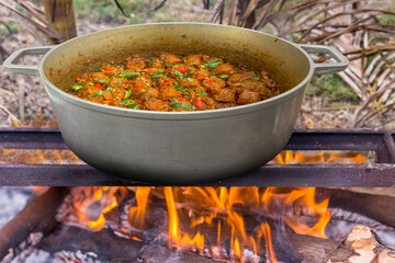Rougail saucisses, spécialité culinaire réunionnaise 