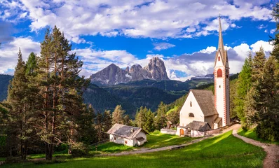 Gordijnen Val Gardena, South Tyrol, Italy. Alpine scenery. Beautiful Dolomites mountains. view of San Giacomo church near Ortisei village. . © Freesurf