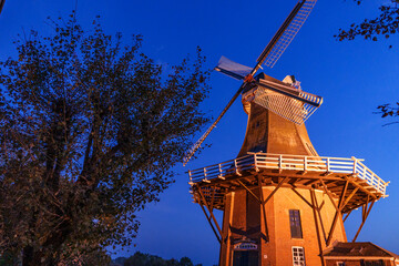 Greetsiel an der Nordsee in Ostfreisland bei Nacht
