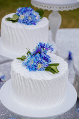 wedding cake with flowers