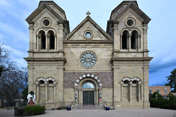 Obraz premium Cathedral Basilica of St. Francis of Assisi - Santa Fe, New Mexico