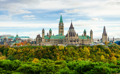 Fototapeta premium Parliament Hill in autumn season, Ottawa, Canada