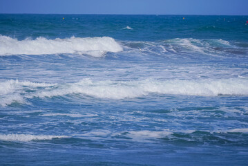 Fototapeta premium crashing waves in the ocean