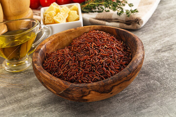 Red raw dry rice gor cooking