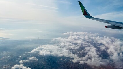 Ein Flug &uuml;ber Wolken