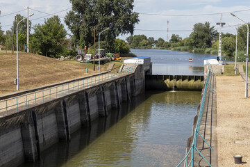 Fototapeta premium Schleuse an der Donau bei Tass, Ungarn