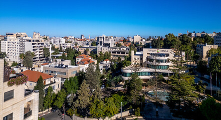 Obraz premium Aerial view of downtown Ramallah with City Hall