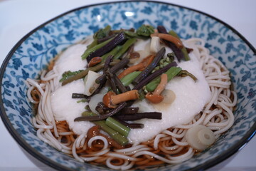 Japanese Food, Tsugaru Soba Noodle with Wild Vegetable in Aomori, Japan - 日本 青森名物 山菜とろろ 津軽そば 