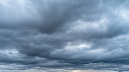 Obraz premium Dramatic of Cloudy Sky with Sunlight Moments