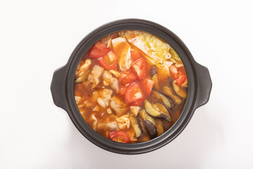 トマト鍋（鶏もも肉　なす　キャベツ）