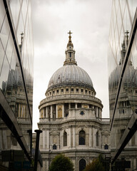 Fototapeta premium St Paul's Cathedral, Majestic and Iconic London Landmark 