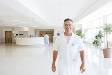 Fototapeta premium Group of doctors in hospital lobby