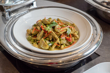 Green Curry with Chicken, Eggplant, Basil, and Coconut Milk: A Flavorful Thai Breakfast Dish