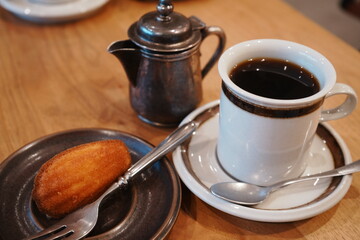 Baked Cupcake and Coffee - コーヒーとマドレーヌ