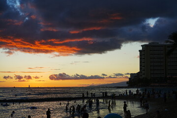 Sunset View of Waikiki Beach in Honolulu, Hawaii, USA - アメリカ ハワイ ホノルル ワイキキビーチ 夕日