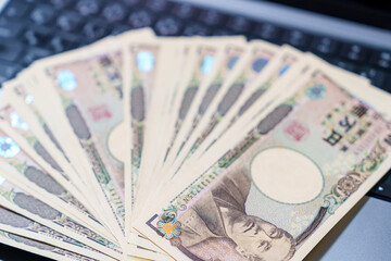 パソコンで稼ぐ　PC