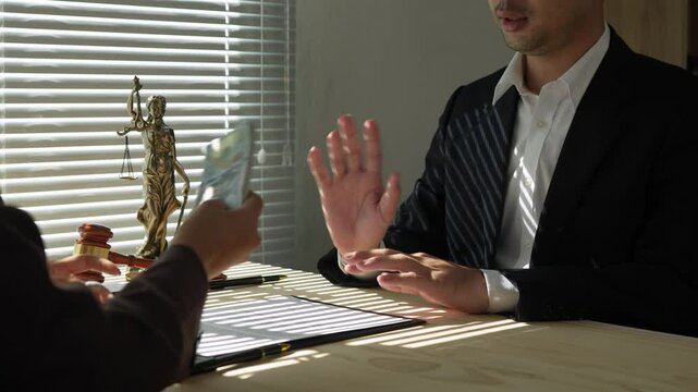 Businessman bribes officials, lawyers reject and do not accept offers from businessmen, handing over money to accept investment contract terms, concept of corruption in business contract documents.
