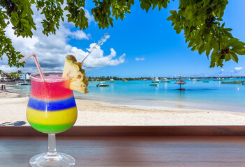Cocktails sur plage de Grand-Baie, île Maurice 