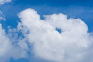 Obraz premium 秋の青空と雲のコントラスト 10