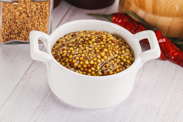 Spicy mustard sauce with seeds