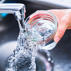 PFAS ： 有機フッ素化合物 が 水道水 中に 検出 ？ 【 水質 の 社会問題 の...
