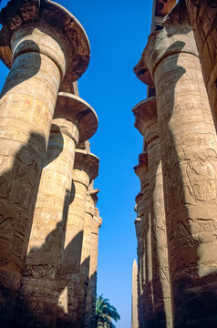 Gescantes historisches Farbfoto von S&auml;ulen mit Hieroglyphen eines Temples, Karnak, &Auml;gypten