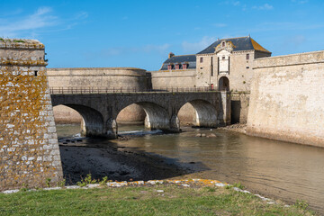 Fototapeta premium The Citadel of Port Louis: A coastal fortress in the sunny French Brittany