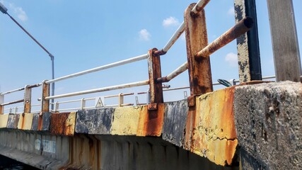 Fototapeta premium rusty fence bridge