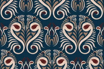 Damask seamless pattern. Foliage motif pattern