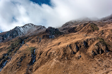 The foggy plateau and mountainous scenery