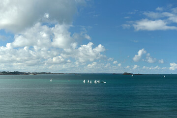 Saint-Malo - Piscine naturelle de Bonsecours et optimistes